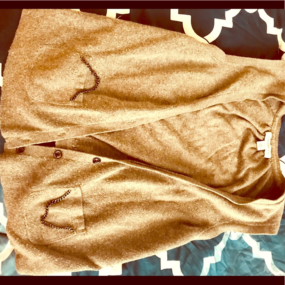 Adorable Grey BR Sweater button up Vest. Medium.